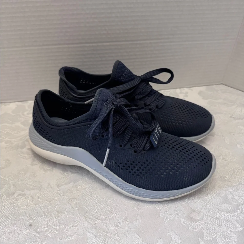 Crocs Size 7 LiteRide 360 Pacer Sneakers Lace Up Boat Show Navy Blue Comfort